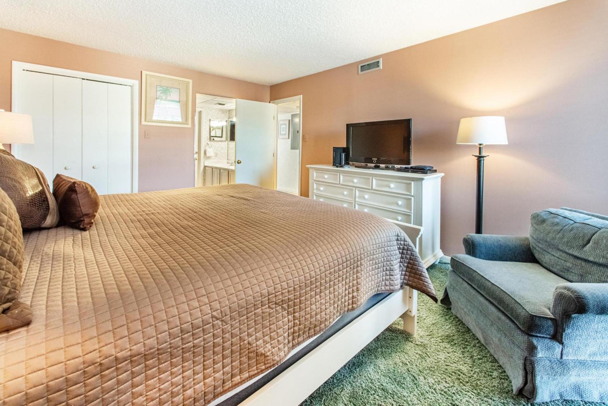 Windward 106 At Edgewater Apartment