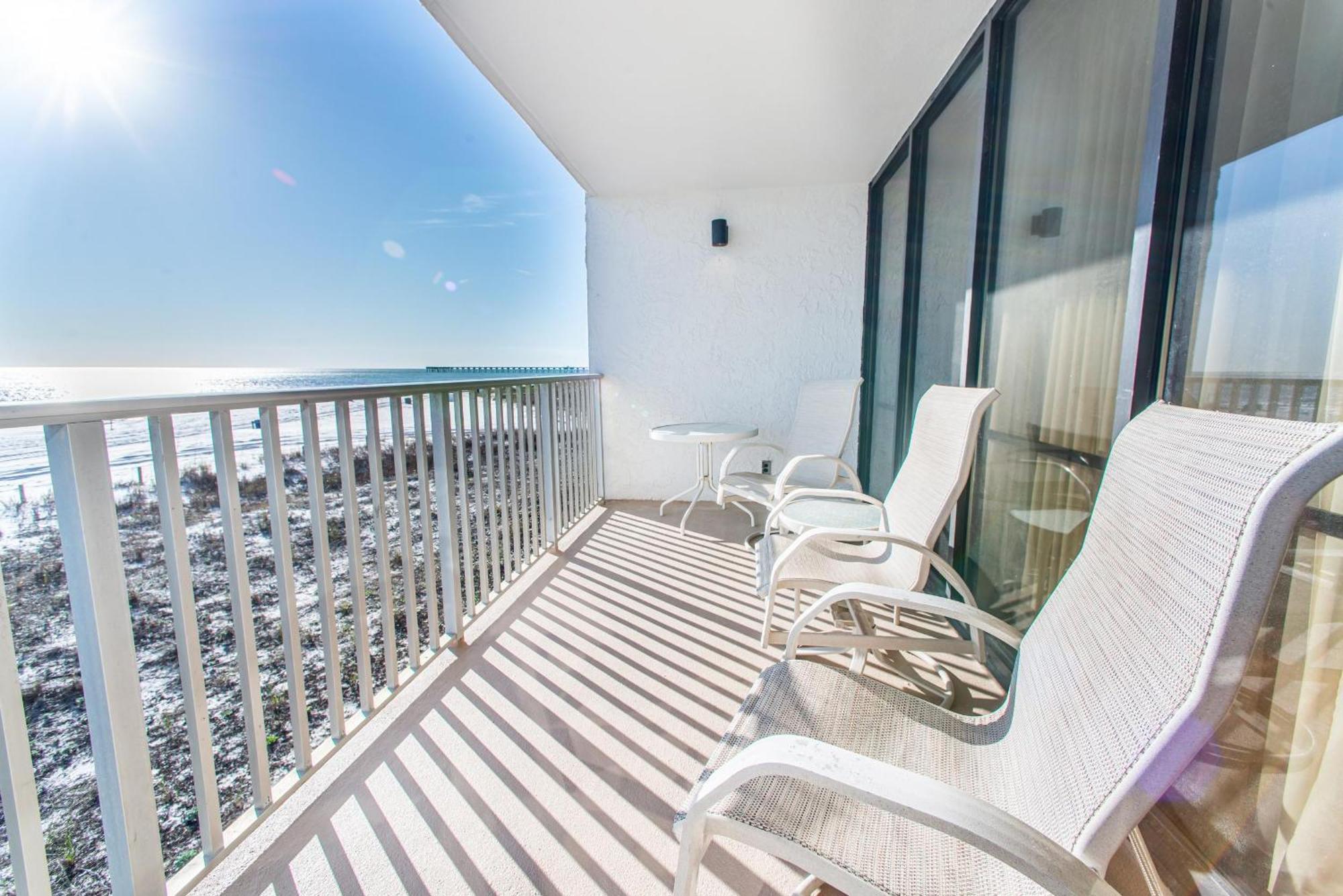 Apartment Windward 106 At Edgewater